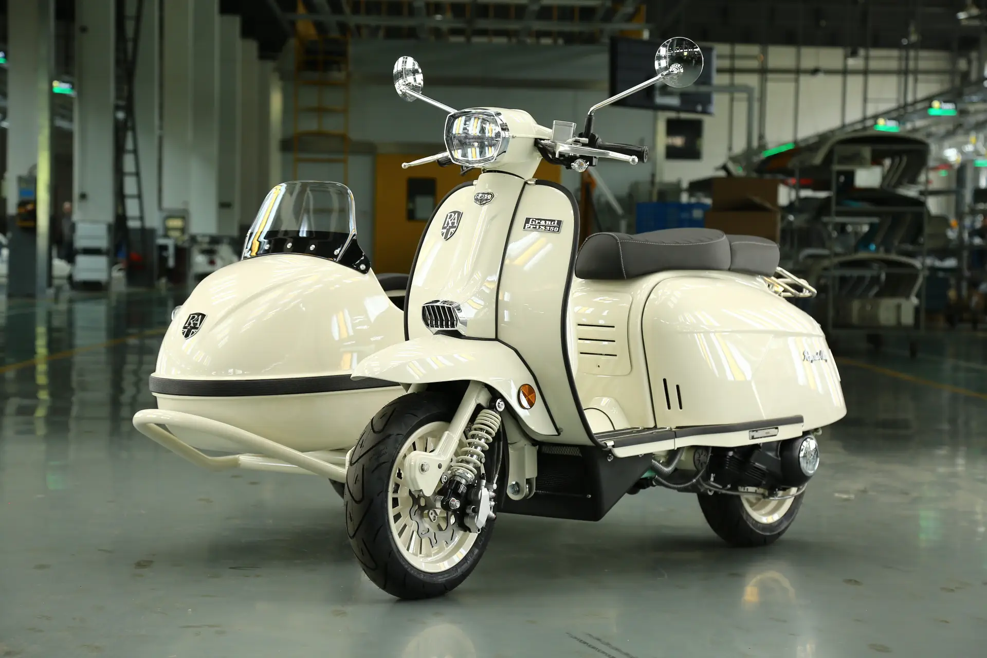 Auer Royal Alloy GP350 All Ivory2